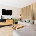 * * La Maison Du Bonheur * * Piscine Chauffee