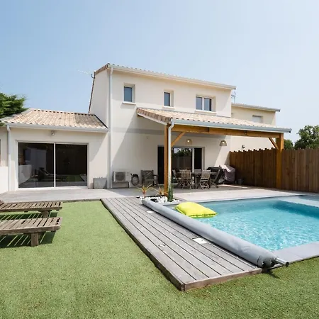 * * La Maison Du Bonheur * * Piscine Chauffee